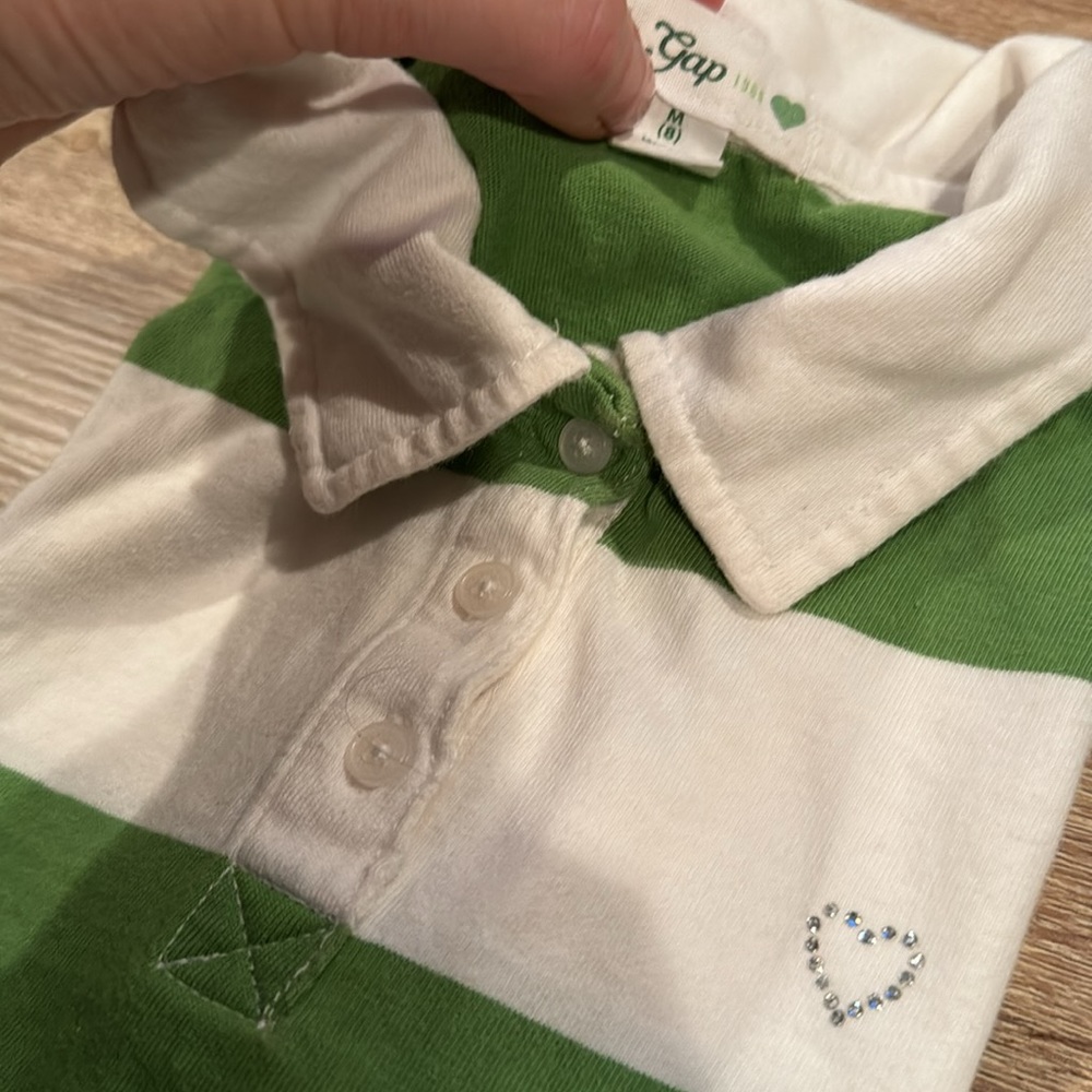 GAP shirt - Picture 2 of 2